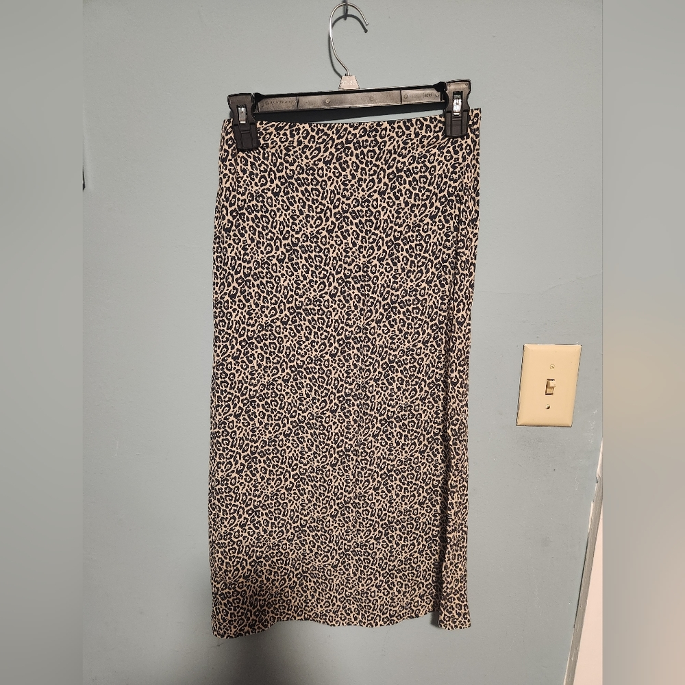 AE Womens leopard print skirt